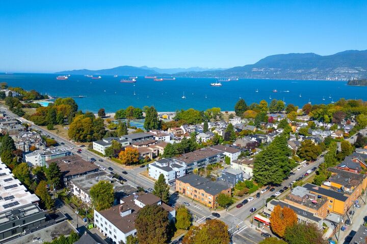 Property Photo:  1450 Laburnum Street 106  BC V6J 3W3 