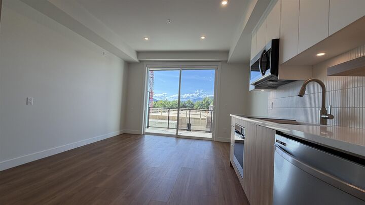 Property Photo:  1280 Sutherland Avenue 313  BC V1Y 0R5 