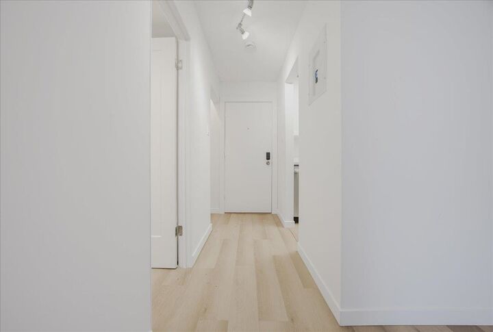 Property Photo:  15020 North Bluff Road 107  BC V4B 5A4 