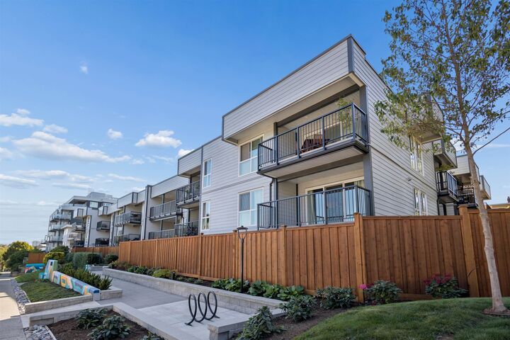 Property Photo:  808 E 8th Avenue 312  BC V5T 1T5 