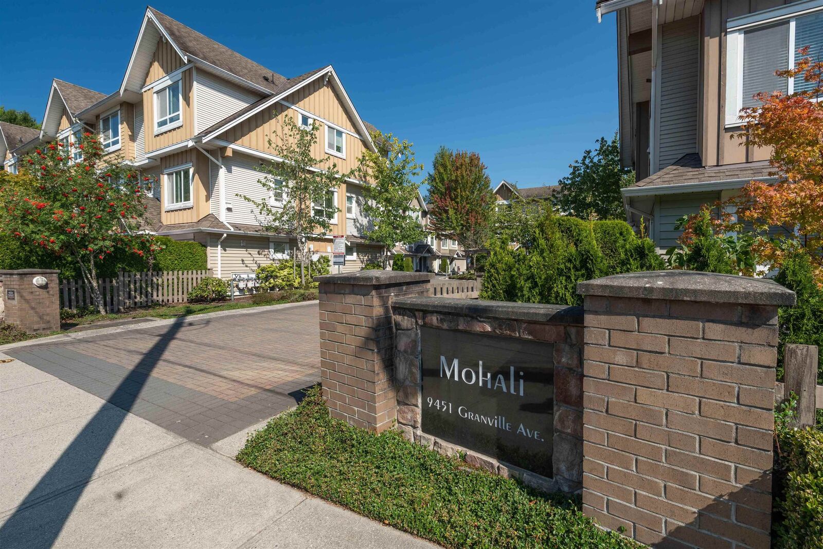Property Photo:  9451 Granville Avenue 5  BC V6Y 1P9 