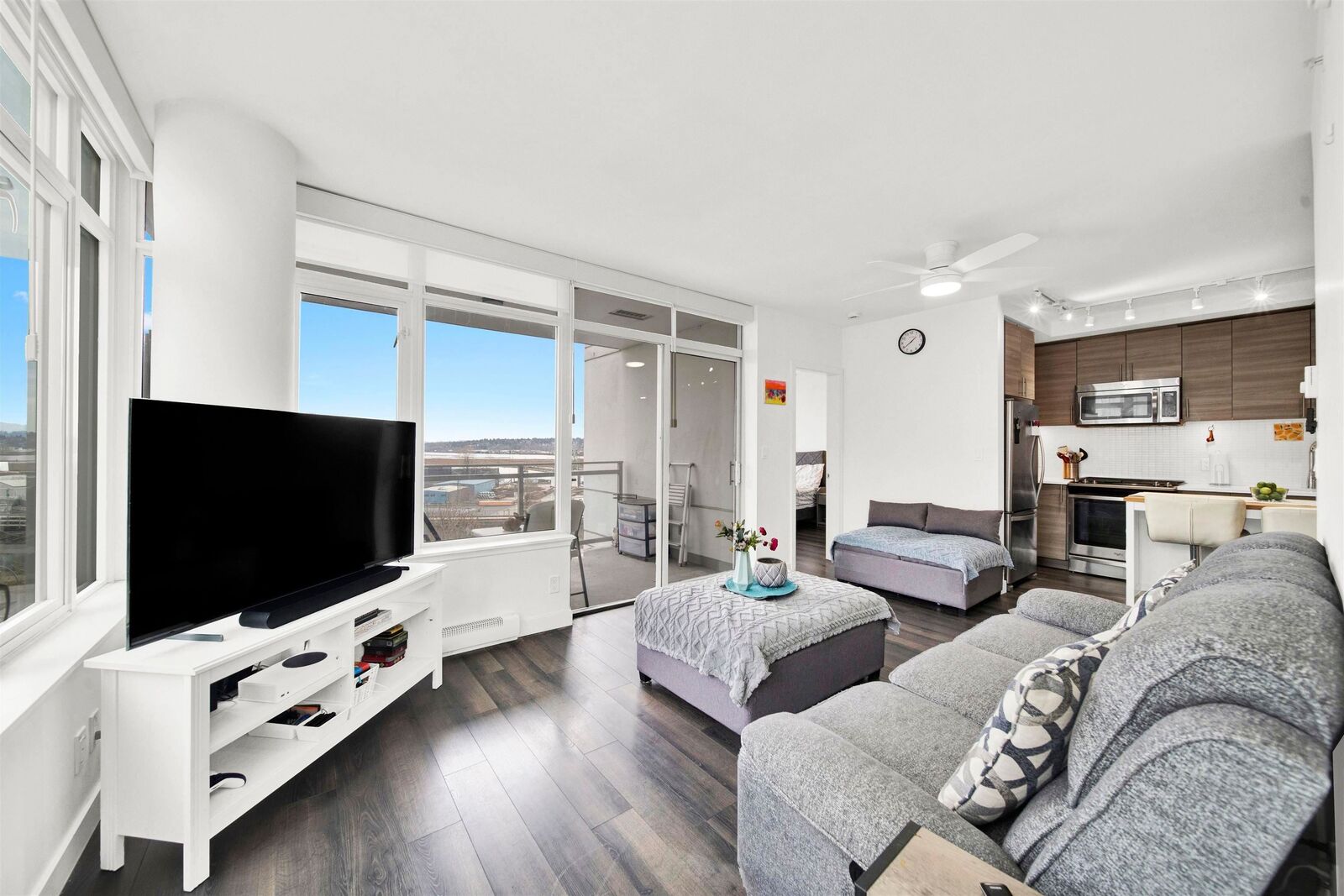 Property Photo:  200 NW Nelson's Crescent Crescent 307  BC V3L 0H4 