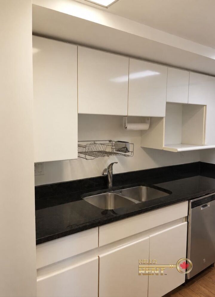 Property Photo:  289 Drake Street 506  BC V6B 5Z5 