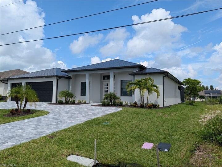 Property Photo: 155 Aviation Pkwy FL 33904