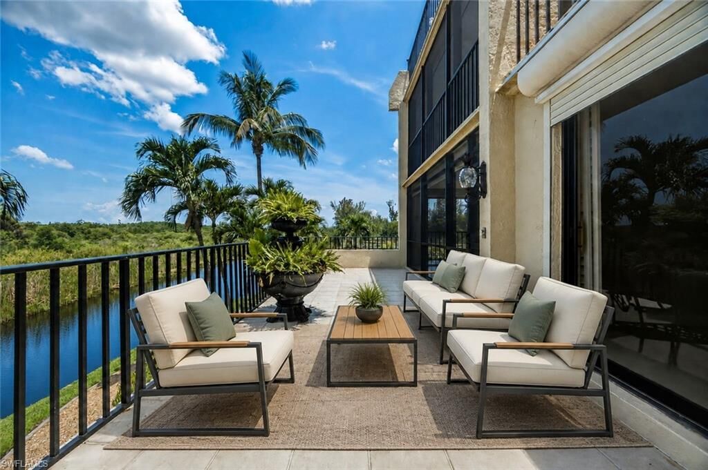 Property Photo:  7129 Lakeridge View Ct 104  FL 33907 