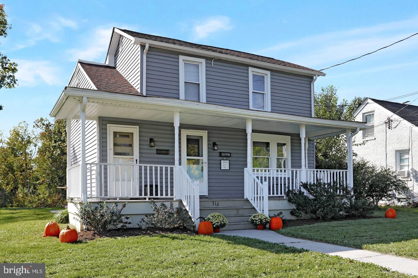 Property Photo: 316 W 9th Street 2 VA 22630