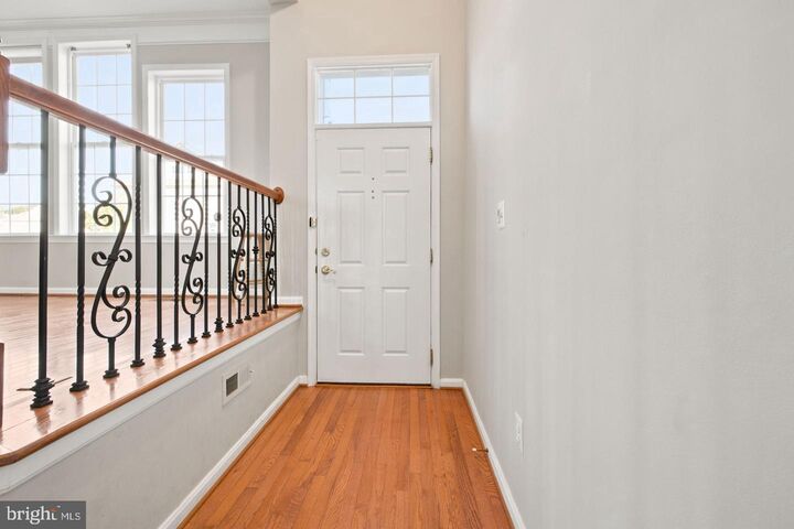 Property Photo: 42040 Angel Arch Terrace VA 20105