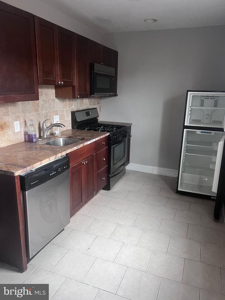 Property Photo:  2151 S Hicks Street  PA 19145 