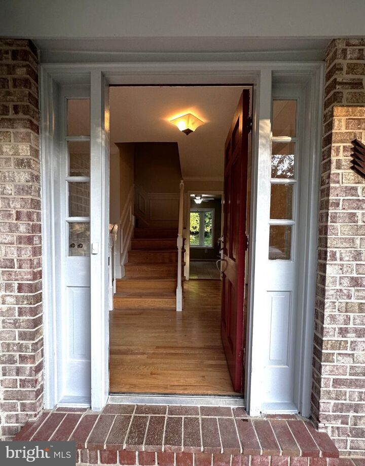 Property Photo:  9612 Whitecedar Court  VA 22181 