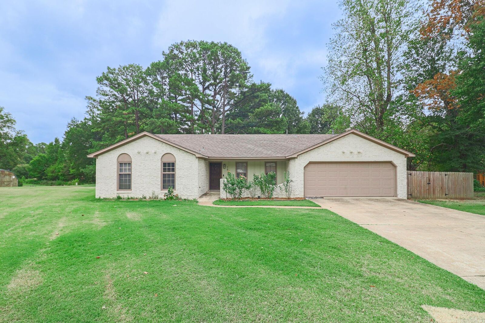 Property Photo:  2812 Glenwood Cove  AR 72401 