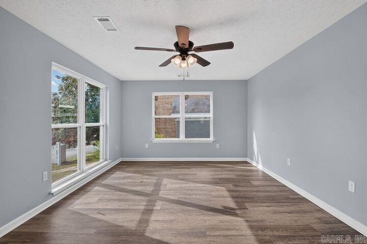 Property Photo:  305 S Main  AR 72015 