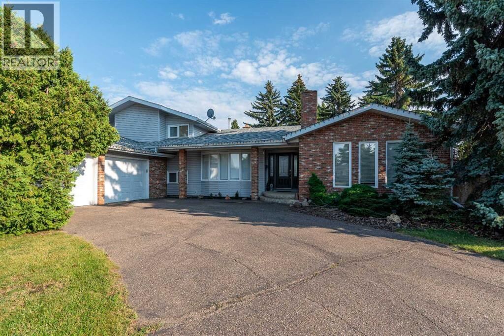 Property Photo:  3003 55A Avenue  AB T9V 1S3 