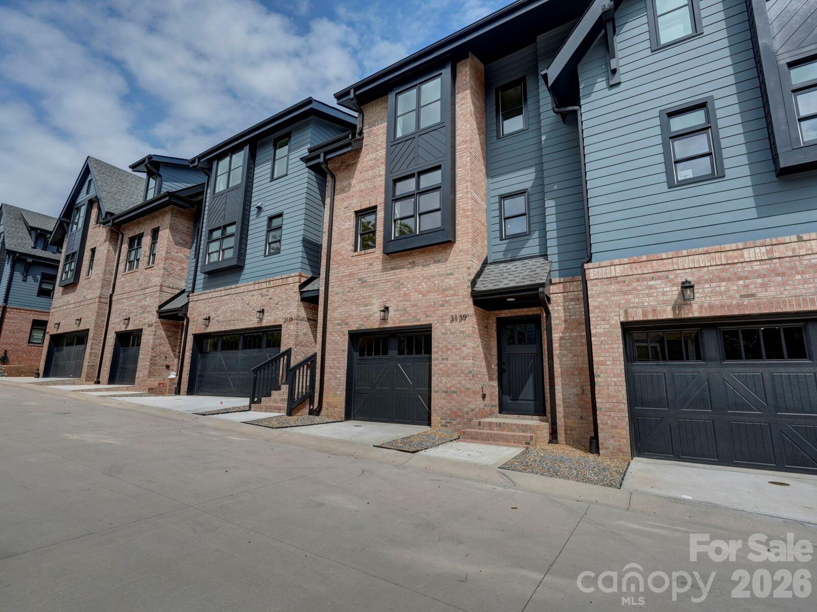 Property Photo:  3139 Colyer Place  NC 28205 