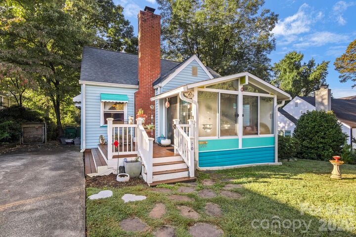 Property Photo: 1208 Dade Street NC 28205
