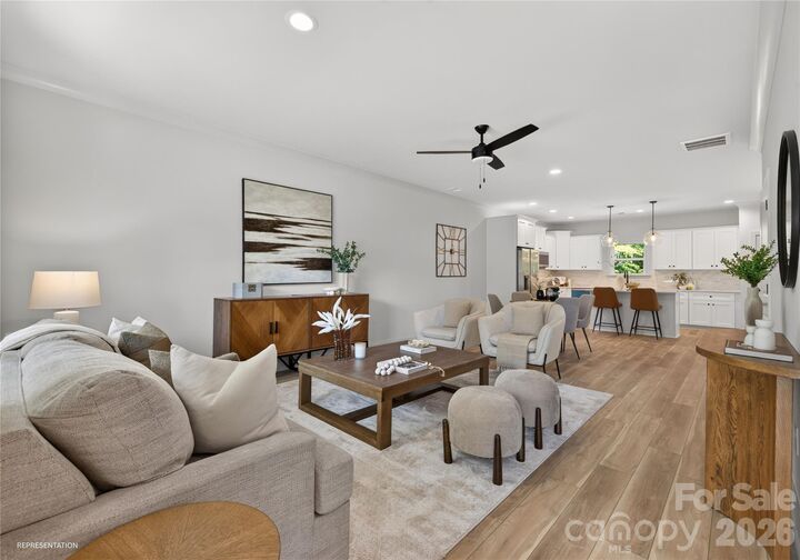Property Photo: 4128 Donnybrook Place NC 28205