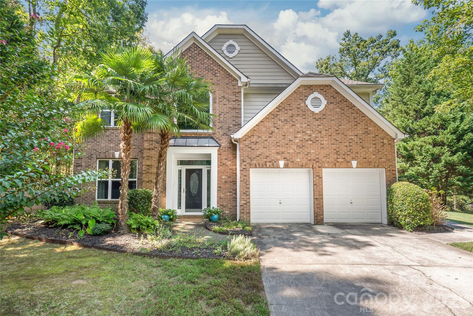 Property Photo: 13934 Kings Carriage Lane NC 28278