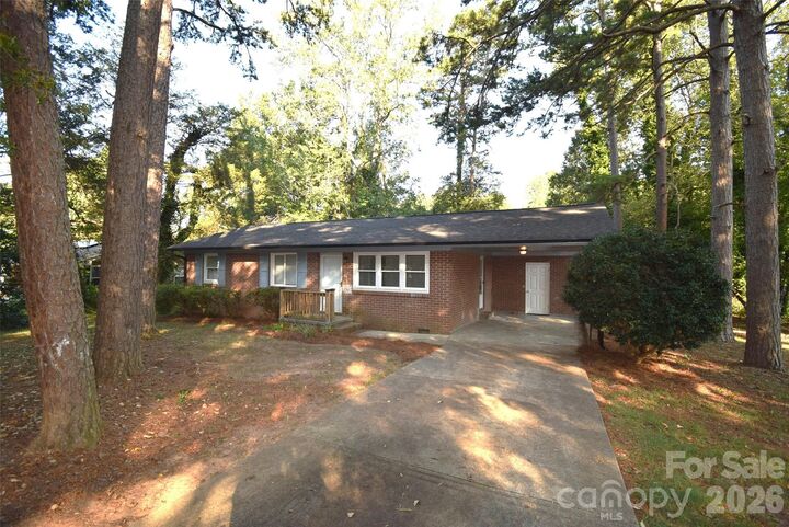 Property Photo:  2510 Briar Oak Drive  NC 28052 
