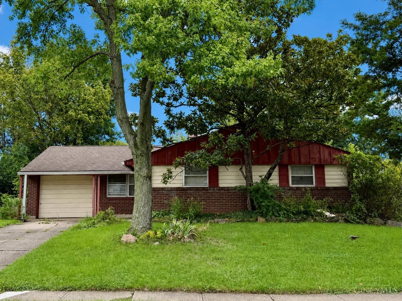 Property Photo: 12120 Benadir Road OH 45246