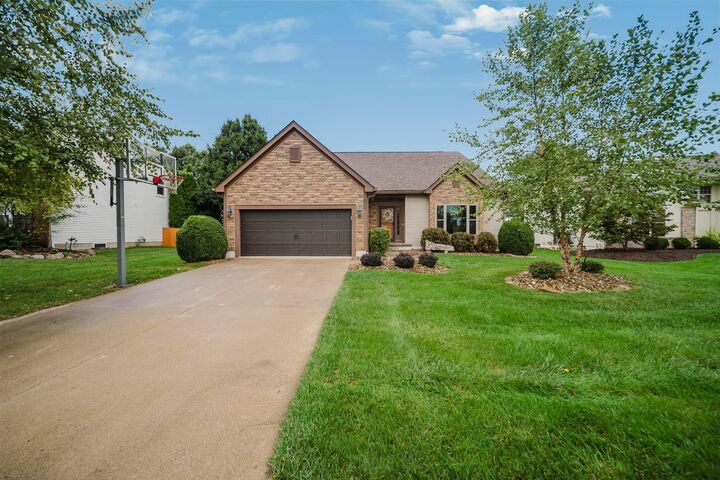 Property Photo:  7045 Sherbrook Drive  OH 43082 