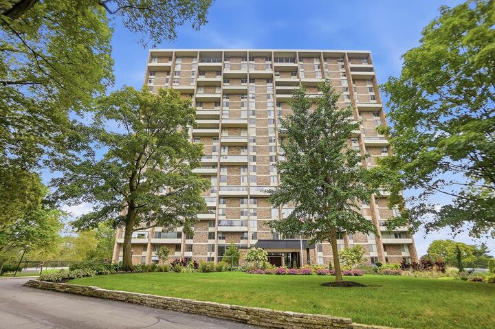 Property Photo:  1000 Urlin Avenue  OH 43212 