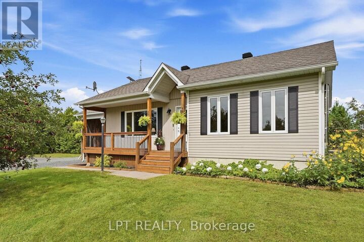 Property Photo:  20375 Dunvegan Road East  ON K0B 1E0 