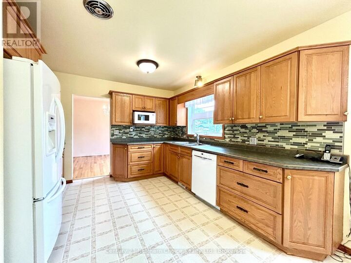 Property Photo: 750 First Street West Street ON P9A 2Z2