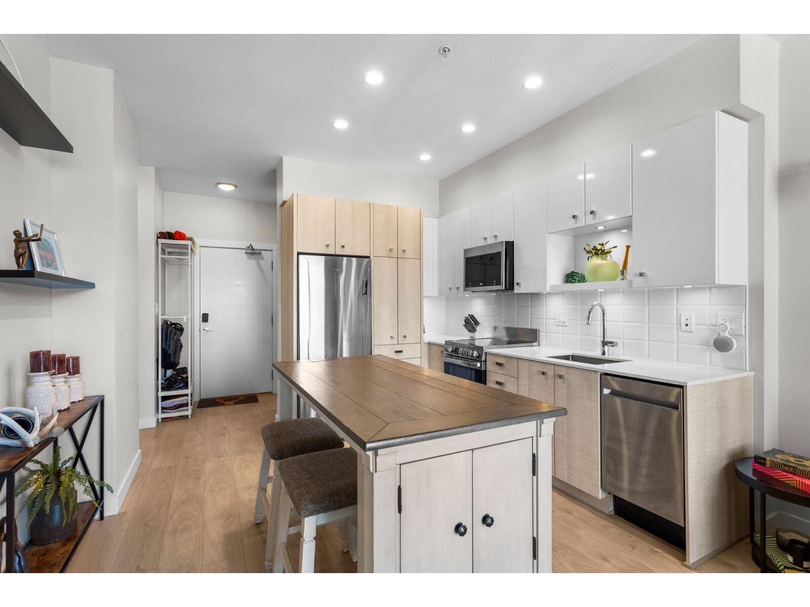 Property Photo:  10838 Whalley Boulevard 518  BC V3R 0G8 