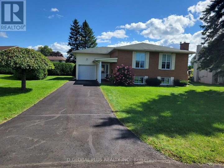 Property Photo:  5 Ravenhurst Drive East  ON K0C 1X0 