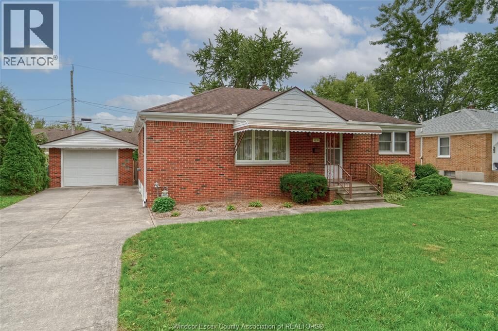 Property Photo:  1051 Grand Marais Road West  ON N9E 1C2 