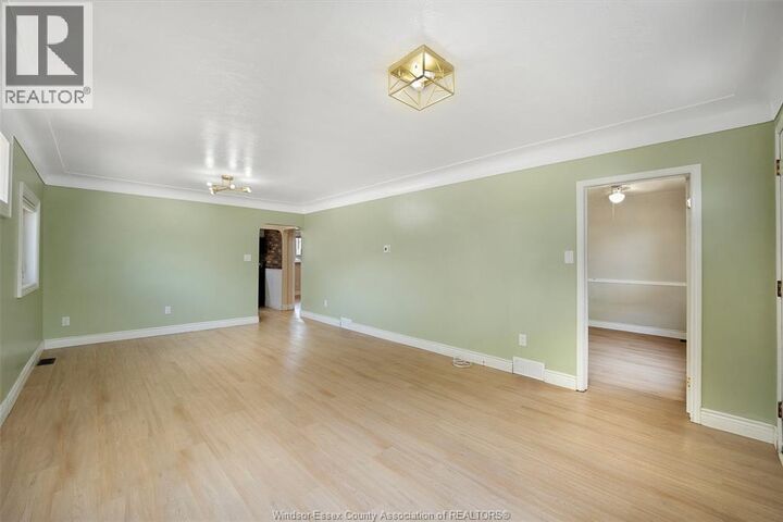 Property Photo:  986 Eastlawn Avenue  ON N8S 3H9 