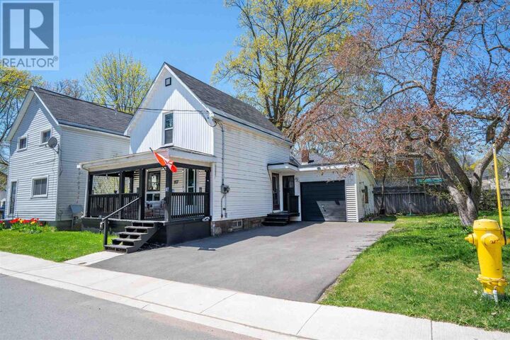 Property Photo: 117 Biggings Ave ON P6A 3T8