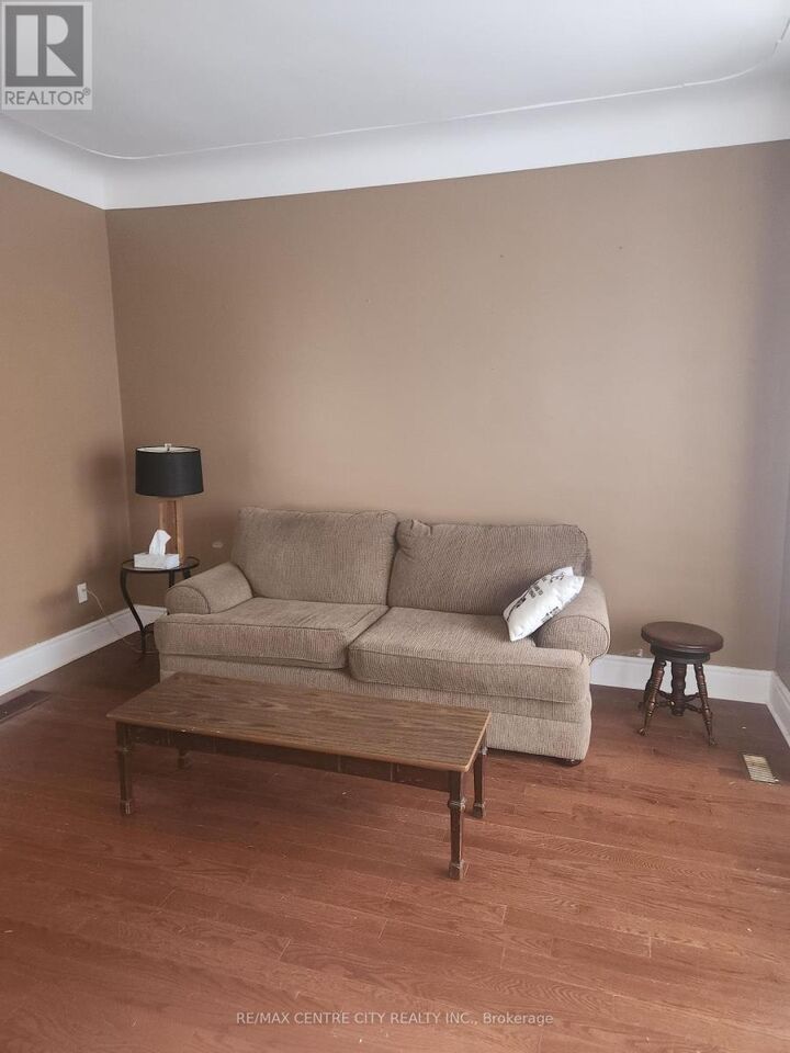 Property Photo: 244 Elm Street West ON N0P 1C0