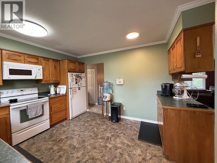 Property Photo:  1095 Pigeon Avenue  BC V2G 2B8 