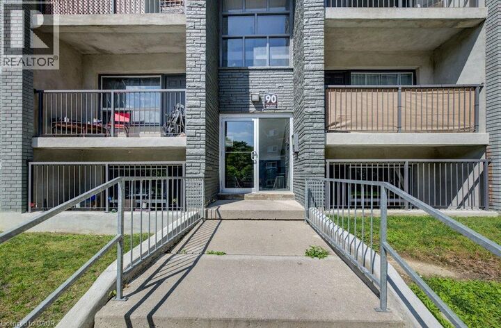 Property Photo:  90 King Edward Avenue 17  ON N5Z 3S9 