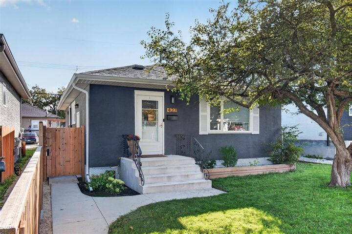 Property Photo: 427 Albany Street MB R3J 2B4