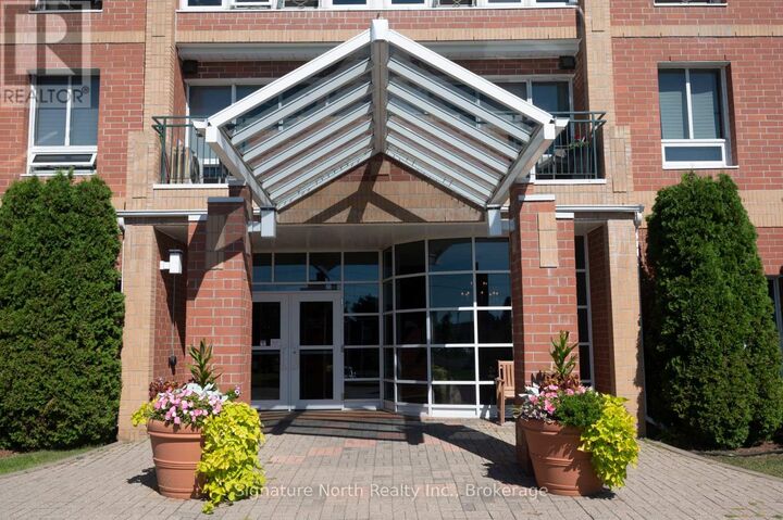 Property Photo: 590 Beverly Street 1402 ON P7B 5S7
