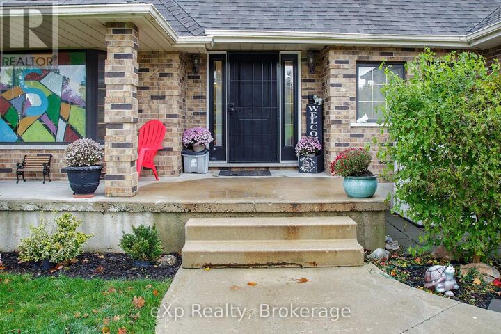 Property Photo: 41564 Byers Street ON M0M 1L0