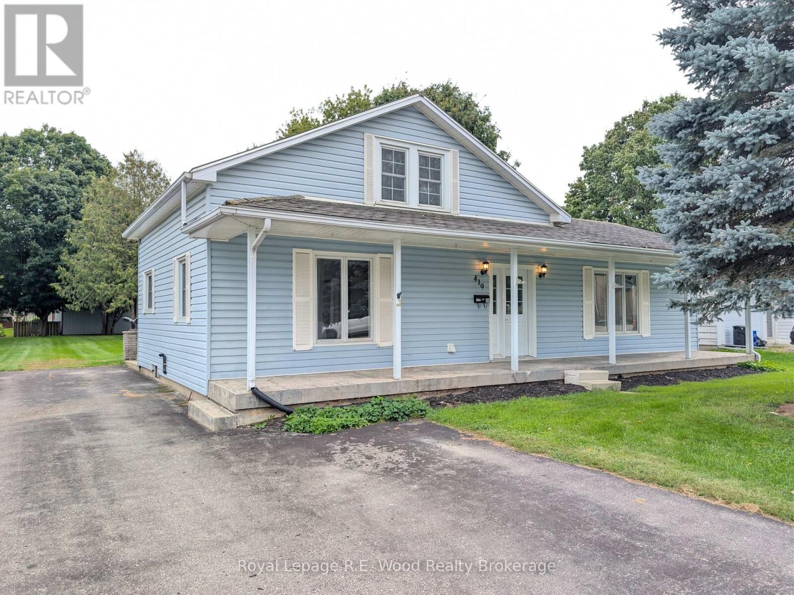 Property Photo:  419 Main Street West  ON N0J 1X0 