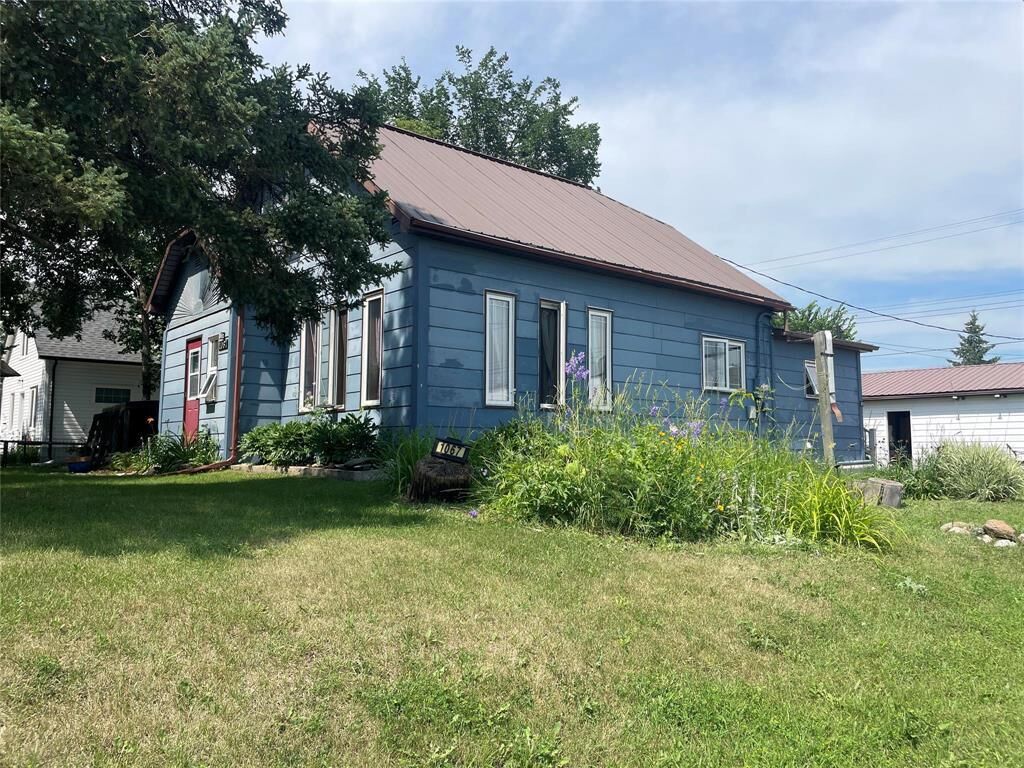 Property Photo:  1067 St. Clare Street  MB R0M 0C0 