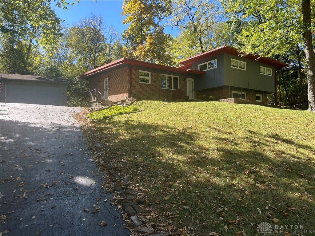 Property Photo: 1535 Winding Trail OH 45503