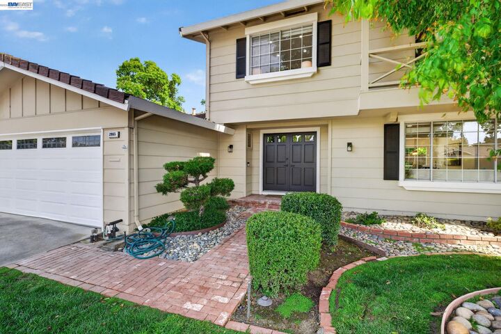 Property Photo:  2865 Longspur Way  CA 94566 