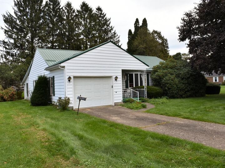 Property Photo:  187 S Franklin Street  PA 16314 