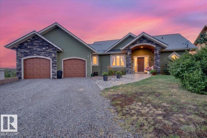 Property Photo:  19518 Township Road 452 141  AB T4V 2M9 