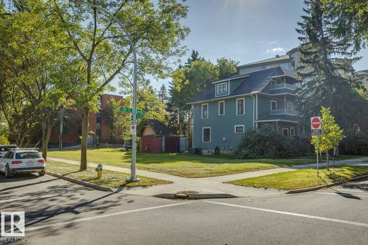 Property Photo:  8925 100 Street NW  AB T6E 3Y6 