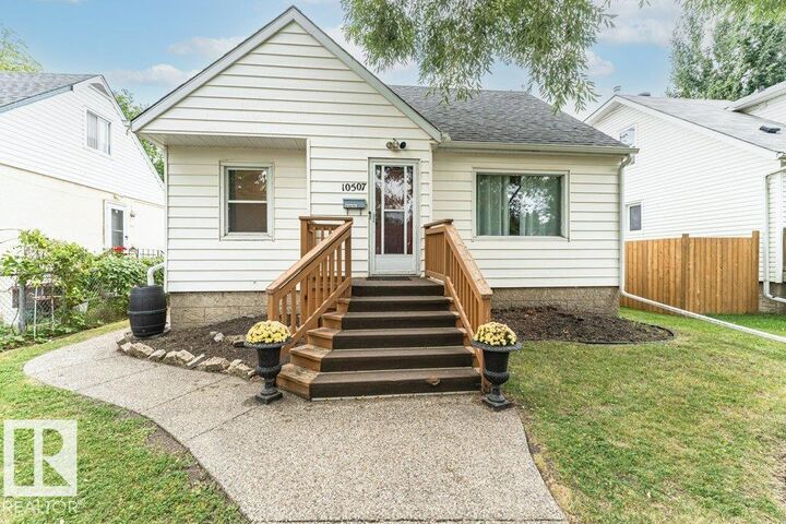 Property Photo: 10507 67 Avenue NW AB T6H 1Z4
