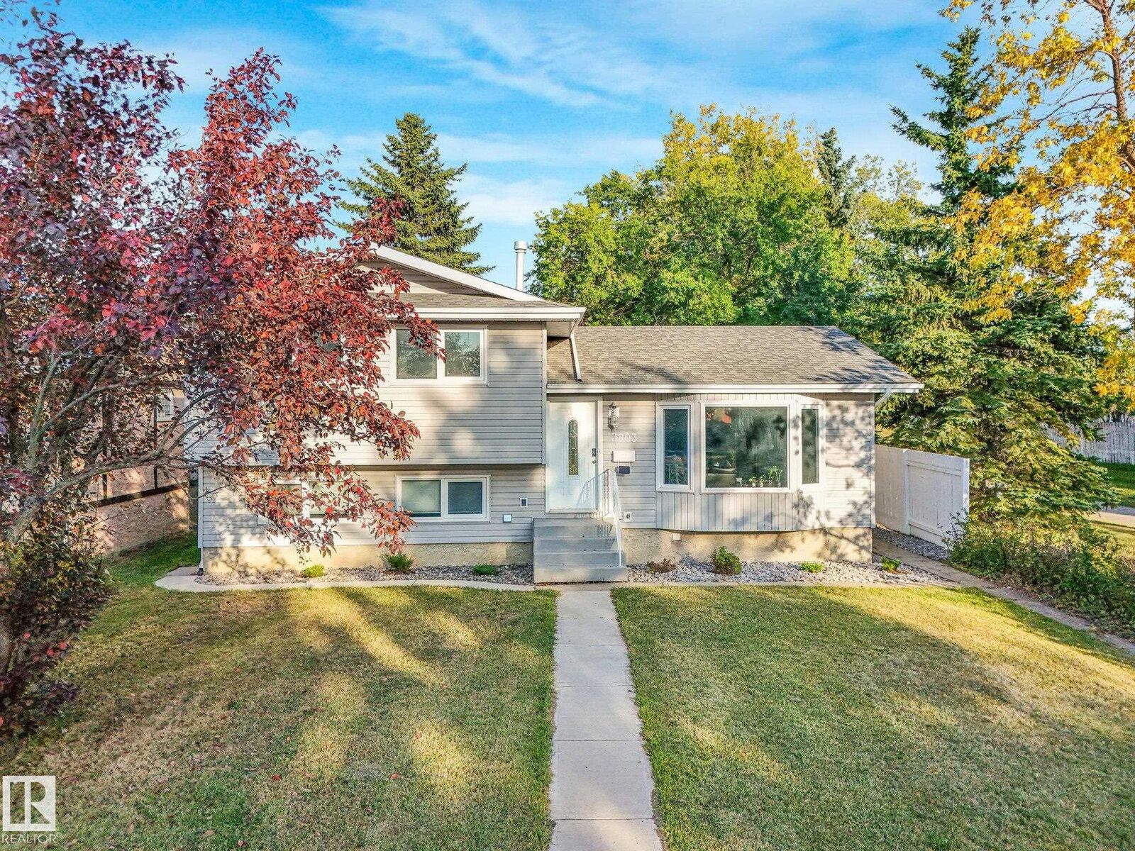 Property Photo:  3903 62 Street NW  AB T6L 1A4 