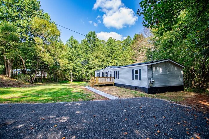 Property Photo:  61 Crest Road  GA 30116 