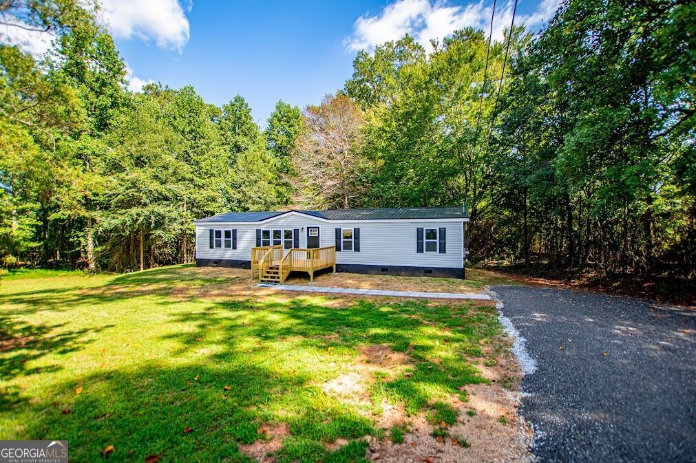 Property Photo:  61 Crest Road  GA 30116 