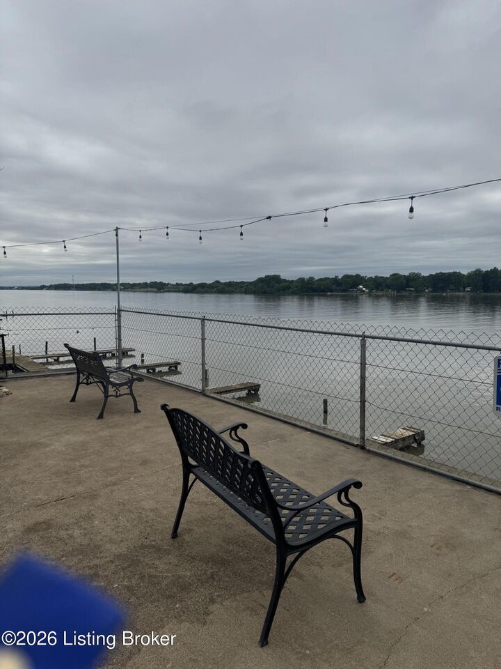 Property Photo:  911 W Riverside Dr  KY 40207 