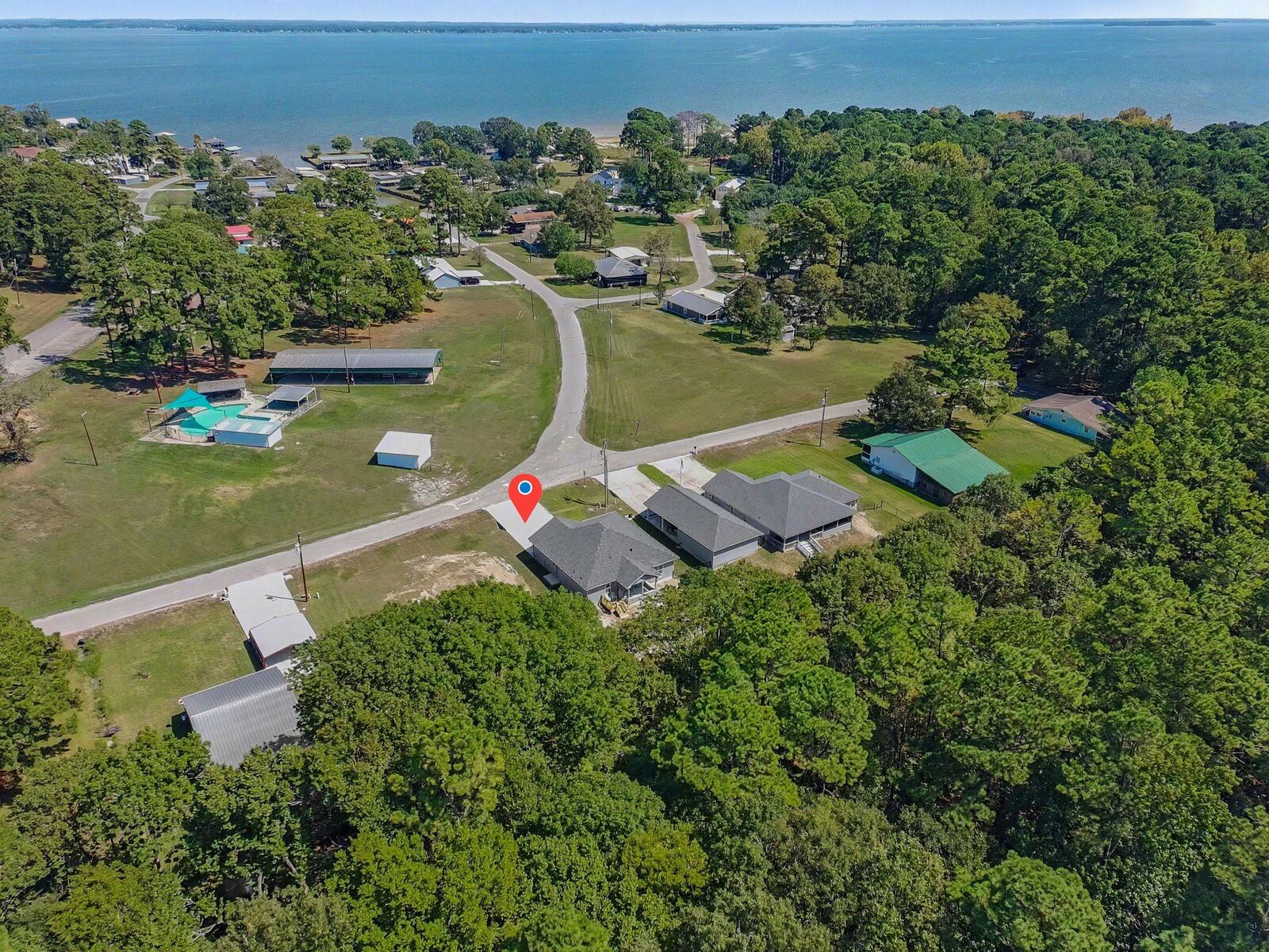 Property Photo: 220 Hideaway Trail TX 77331